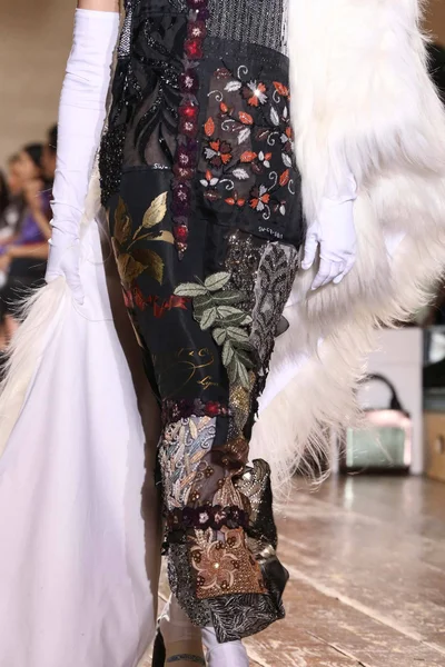 Look 74